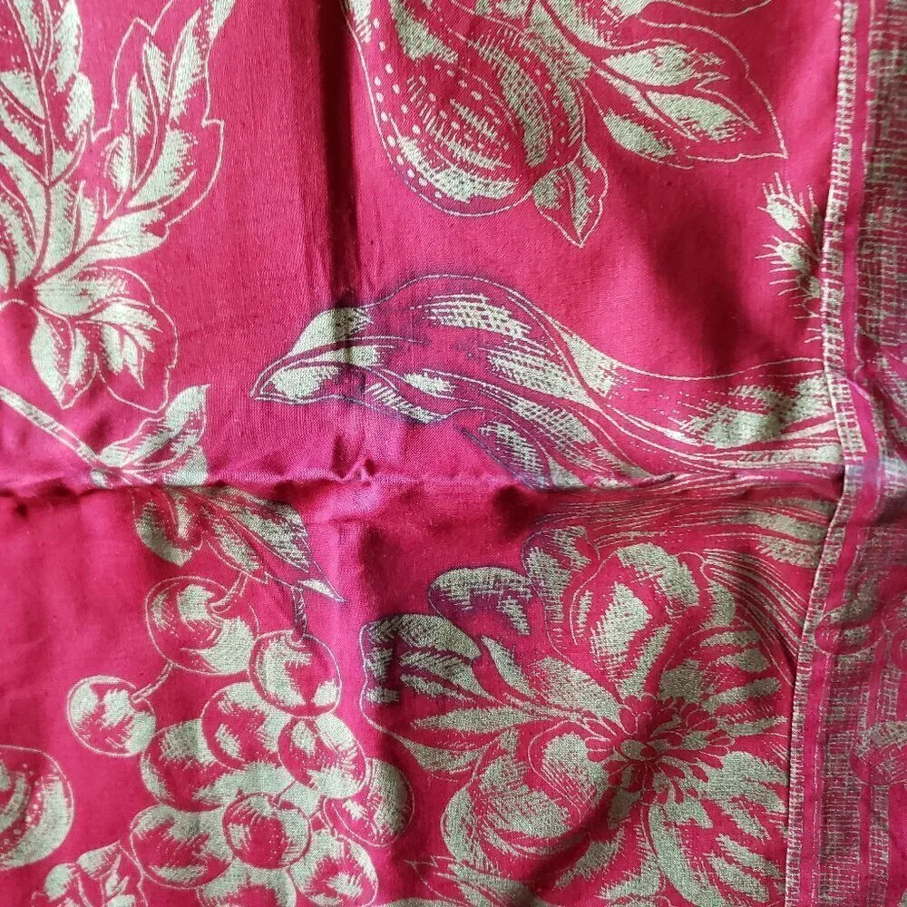 Unused - Crate&Barrel Red Gold Harvest Tablecloth 60